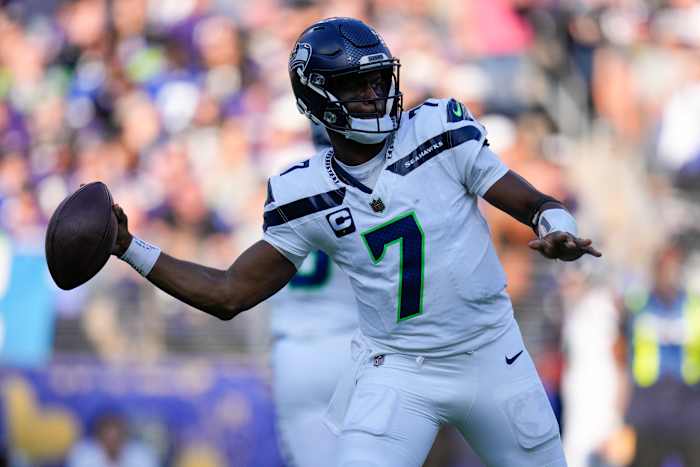 Seattle Seahawks quarterback Geno Smith (7) passes against the Baltimore Ravens during the third quarter at M&T Bank Stadium.